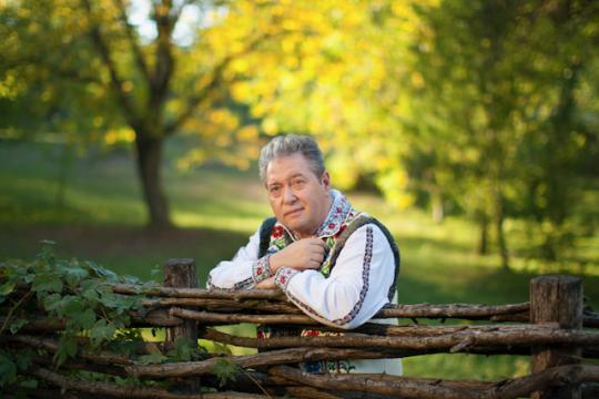 „Când iese iarba, când înfloresc pomii, când plouă, mă bucur ca un copil”